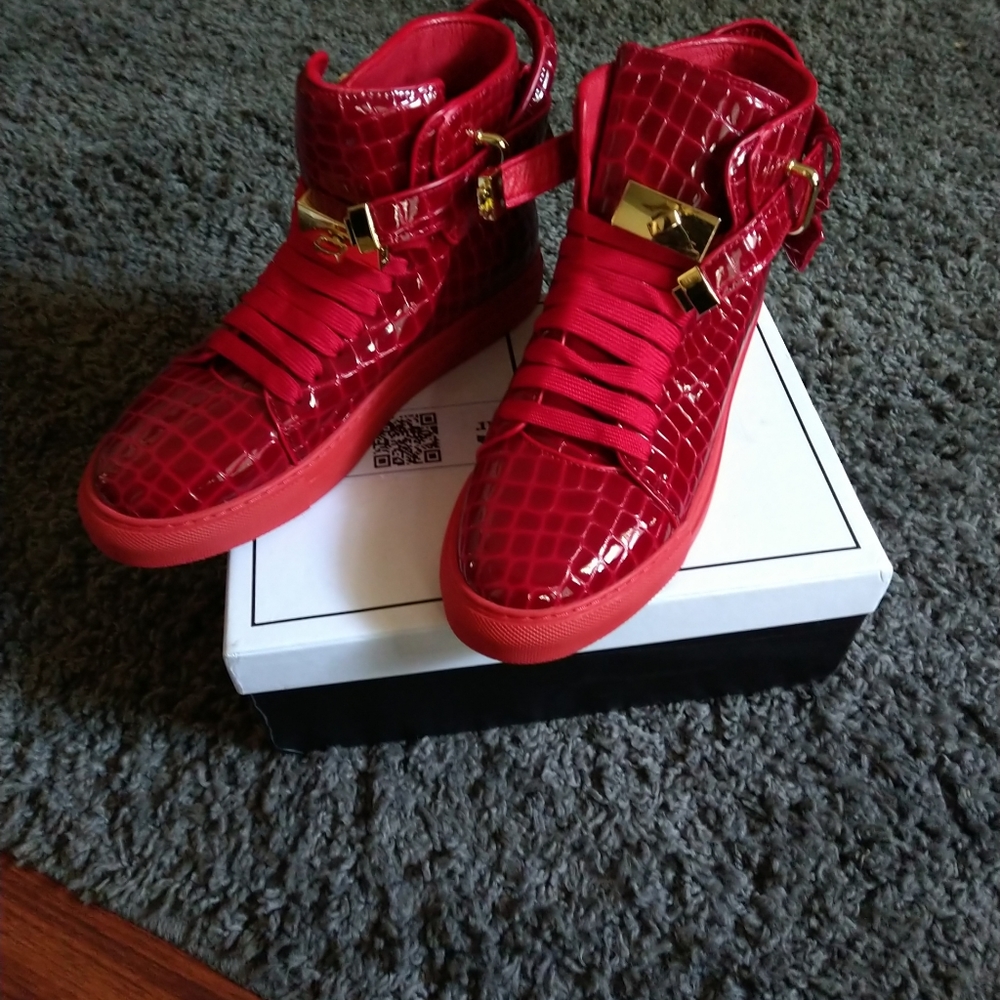 shoes - Picture 4 of 5